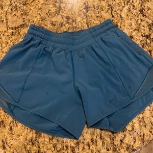 Size 4 Nile Blue hotty hots! 4” inseam.